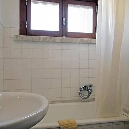 Apolonia 8 - Lisbonbreaks *