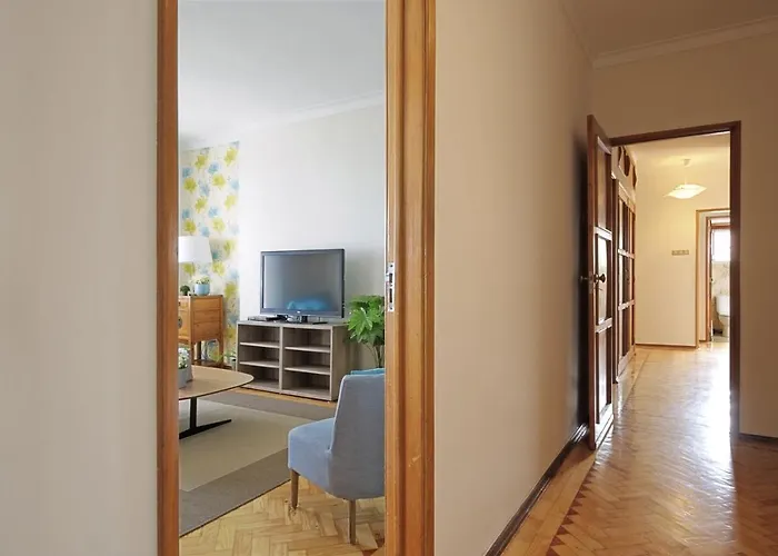 Apolonia 8 - Lisbonbreaks Lisboa