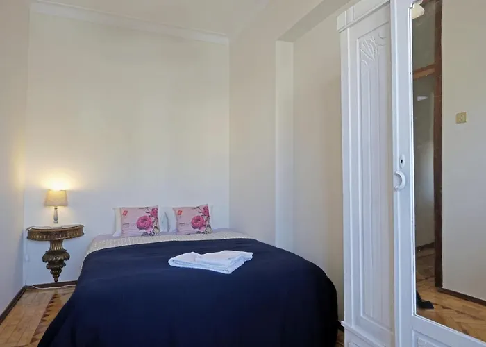 Apolonia 8 - Lisbonbreaks Апартаменти *