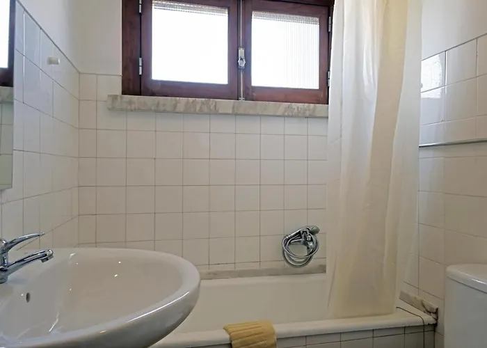 Apolonia 8 - Lisbonbreaks *